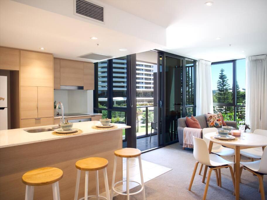 Broadbeach Stunner Modern And Central 黄金海岸 外观 照片