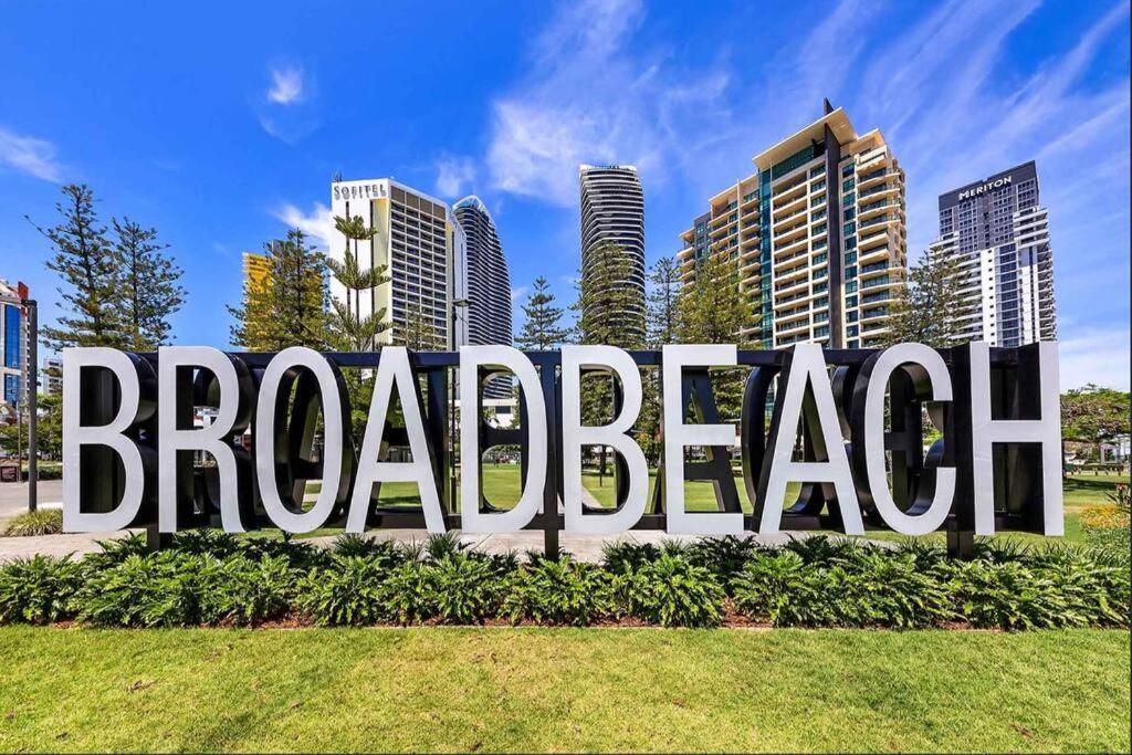 Broadbeach Stunner Modern And Central 黄金海岸 外观 照片